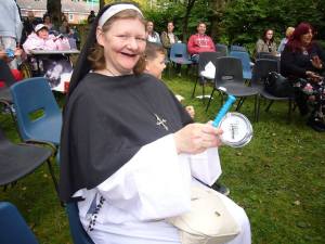 A happy and musical Dominican!